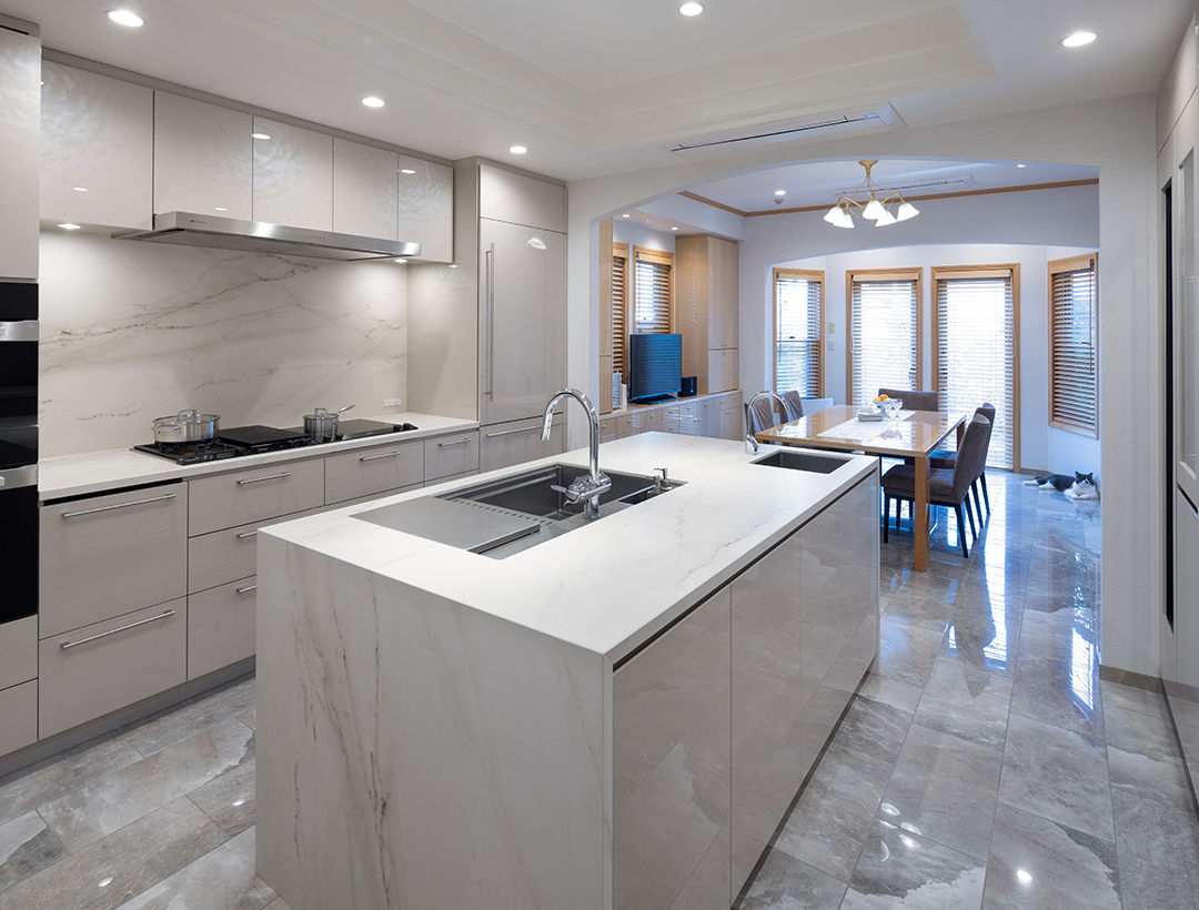 カウンターキッチンとオープンアイランドキッチン