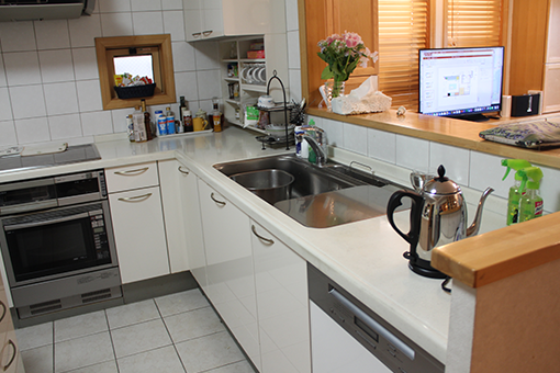 カウンターキッチンとオープンアイランドキッチン